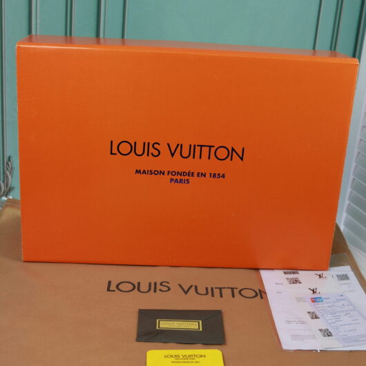 Коробка+пильник+документи великий Louis Vuitton