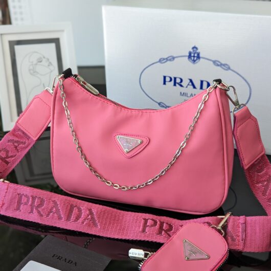 Prada малина нейлон