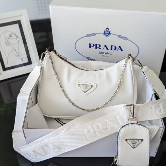 Prada біла нейлон