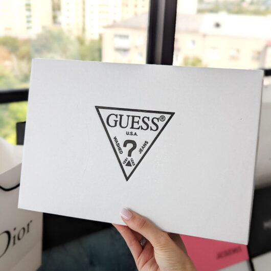 Коробка Guess маленька
