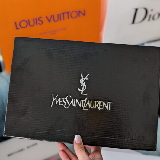 Коробка Yves Saint-Laurent маленька
