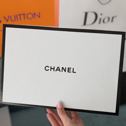 Коробка Chanel маленька