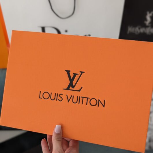 Коробка Louis Vuitton маленька