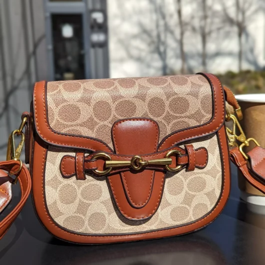 Сумка Coach крос боді моногам коричневий