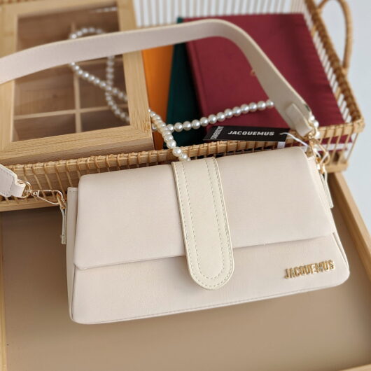 Сумка Jacquemus Le Bambino LUX молочний