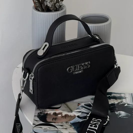 Сумочка Guess кросс-боді напис чорний