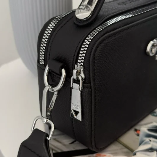 Сумочка Guess кросс-боді напис чорний