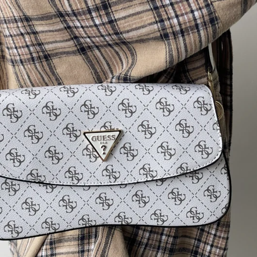 Сумка жіноча Guess Noelle багет білий