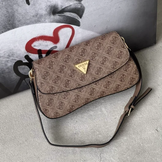 Сумка жіноча Guess Noelle багет бежевий