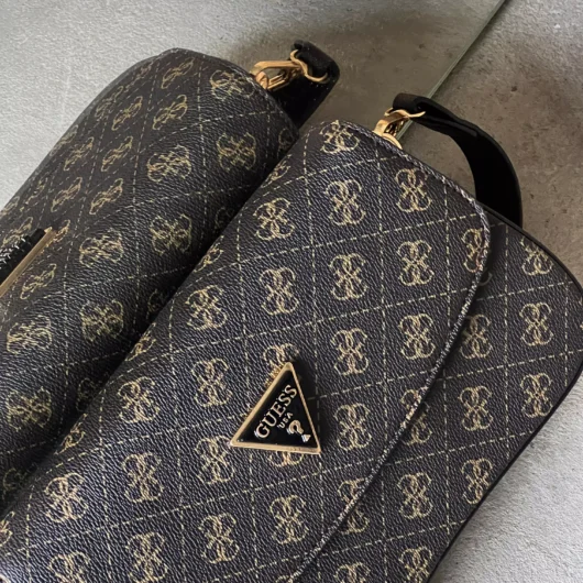 Сумка жіноча Guess Noelle багет коричневий