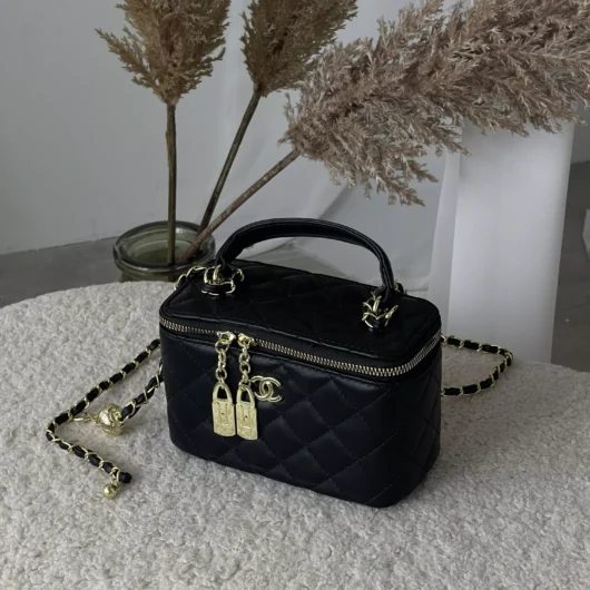 Сумка Chanel Classic Black Lambskin чорний