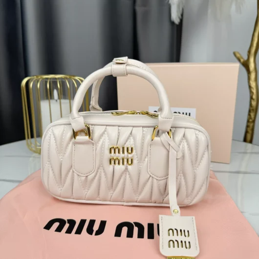 Жіноча сумка Miu Miu Arcadie Matelassé Nappa Leather Bag  Premium крем