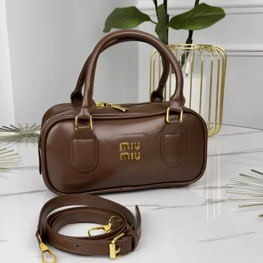 Жіноча сумка Miu Miu Arcadie Leather Bag коричневий