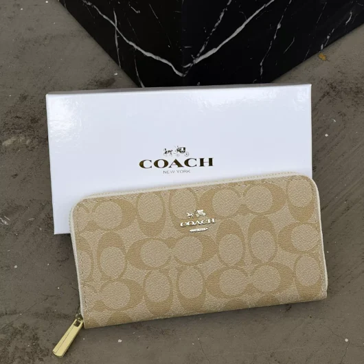 Гаманець Coach великий напис молочний