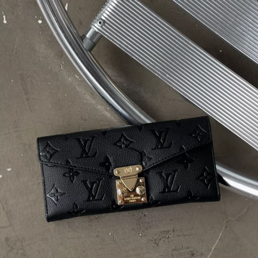 Гаманець Louis Vuitton подвійний чорний стеганий з бляшкою