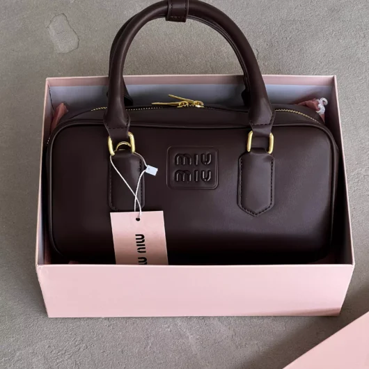 Сумка Miu Miu Arcadie Leather medium — Premium бургунди