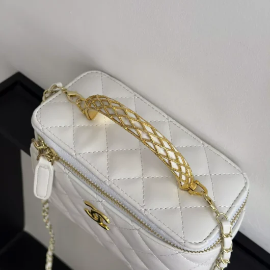 Сумка Chanel Classic Lambskin білий
