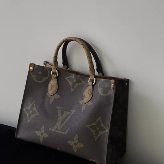 Сумка Louis Vuitton OnThe GO Monogram — шопер двосторонній
