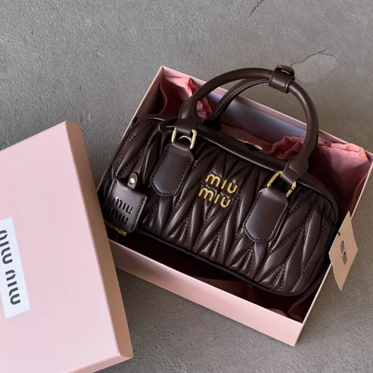 Жіноча сумка Miu Miu Arcadie Matelassé Nappa Leather Bag Premium шоколад