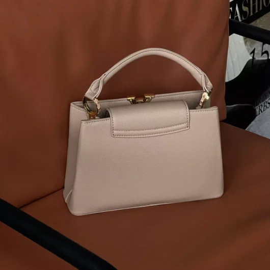 Сумка LOUIS VUITTON CAPUCINES  бежевий