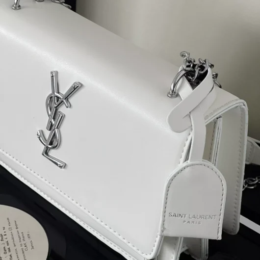Жіноча сумочка клатч Saint Laurent гладка білий