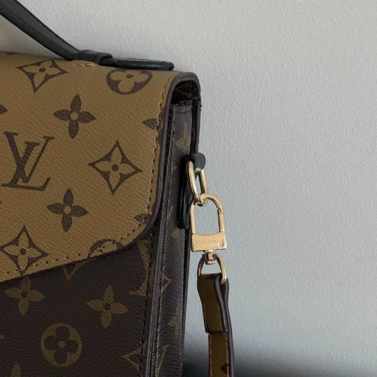 Сумка Louis Vuitton Pochette LUX Medium size моногам