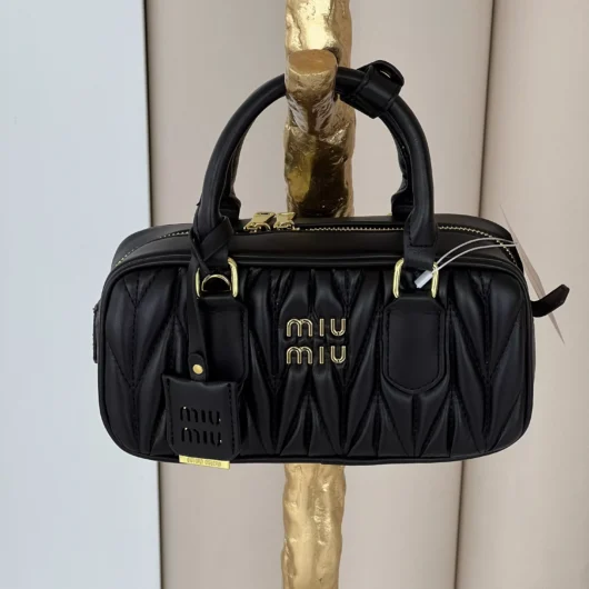 Жіноча сумка Miu Miu Arcadie Matelassé Nappa Leather Bag  Premium чорний