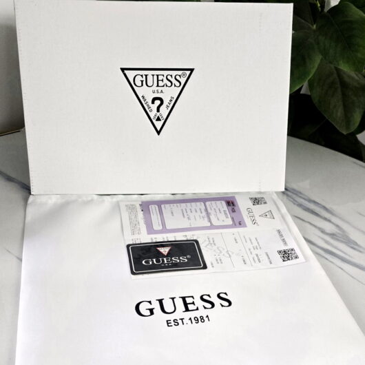 Коробка+пильник+документи маленький Guess
