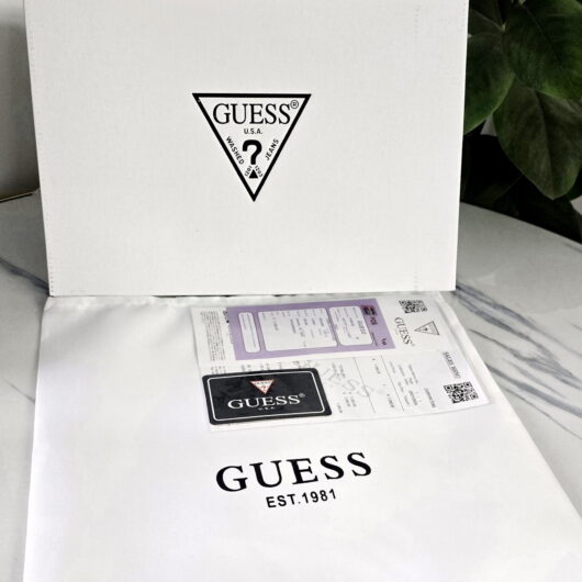 Коробка+пильник+документи маленький Guess