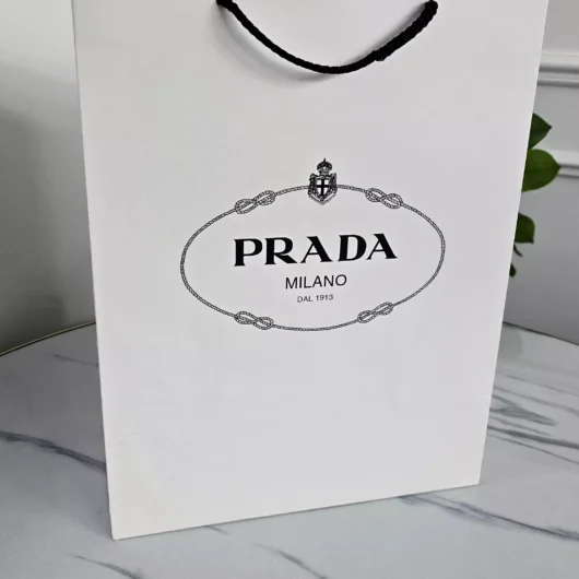 Пакет маленький маленький Prada