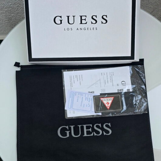 Коробка+пильник+документи маленький Guess