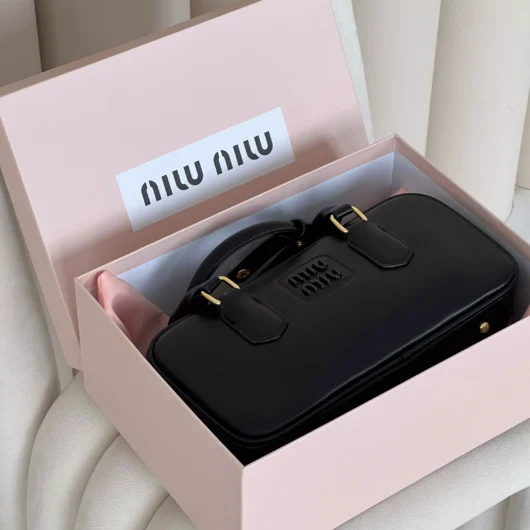 Сумка Miu Miu Arcadie Leather medium — Premium чорний