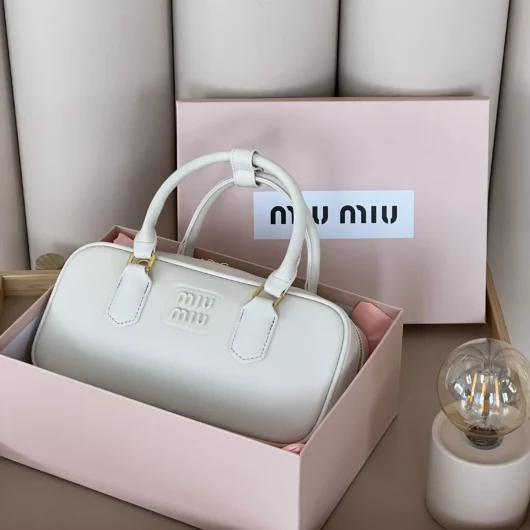 Сумка Miu Miu Arcadie Leather medium — Premium білий