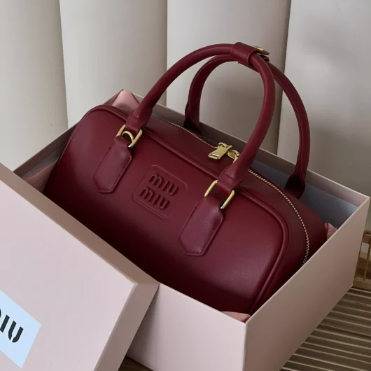 Сумка Miu Miu Arcadie Leather medium — Premium червоний