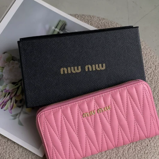 Гаманець Miu Miu стеганий Big size малиновий