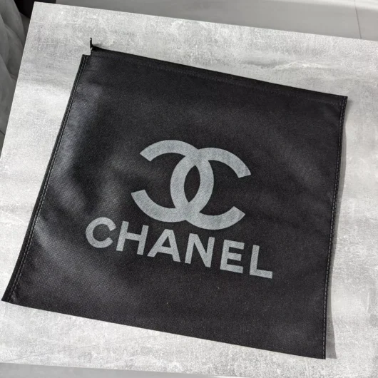 Пильовик маленький Chanel
