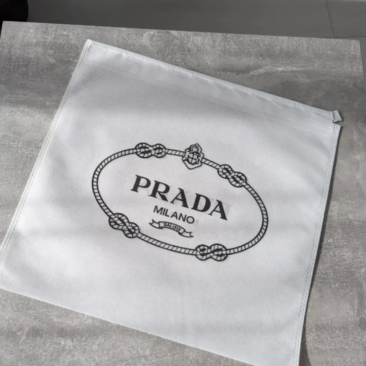 Пильовик маленький Prada