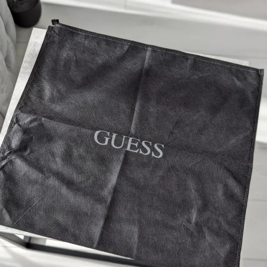 Пильовик великий Guess
