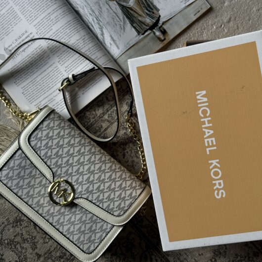 Сумка Michael Kors Jessie Small Signature Crossbody Bag білий