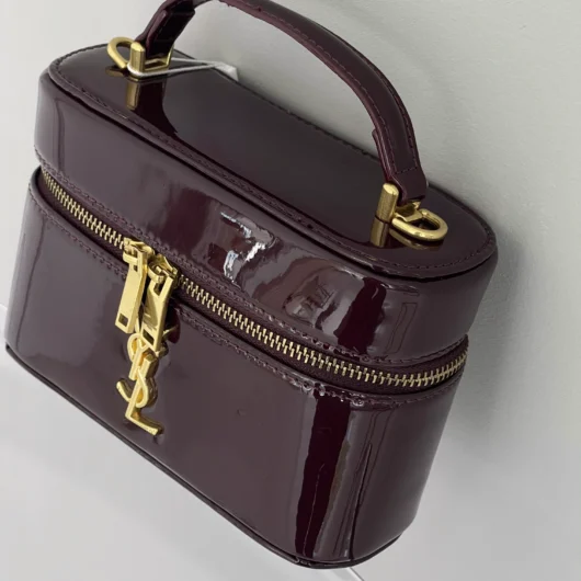 Жіноча сумка Yves Saint-Laurent  Gaby Vanity Lacquered Leather Shoulder Bag бордовий