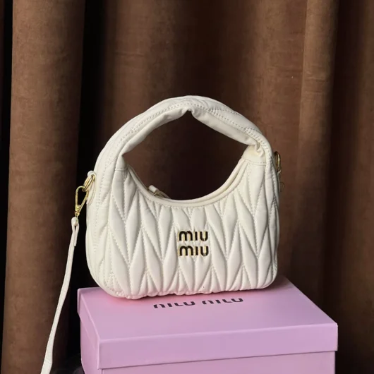 Сумка MIU MIU Wonder Matelasse Leather Hobo молочний