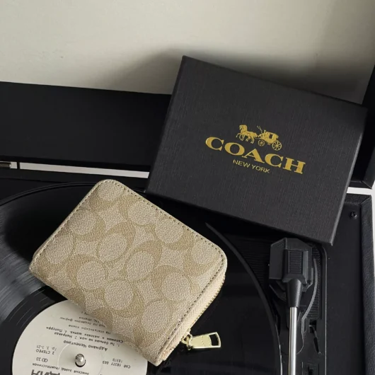 Гаманець Coach mini молочний