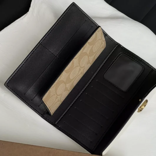 Гаманець Coach візитниця великий молочний