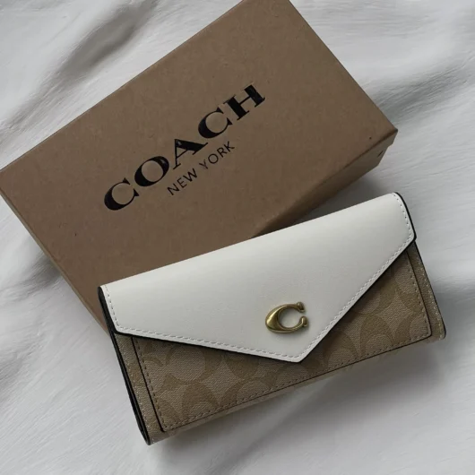Гаманець Coach візитниця великий молочний
