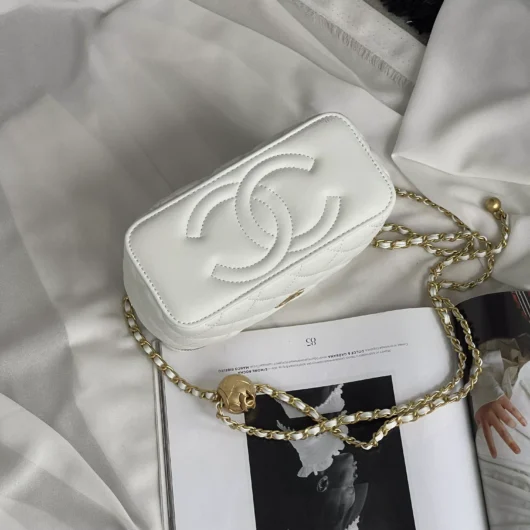 Сумка Chanel Classic Lambskin Pearl Crush Vanity Bag Premium білий