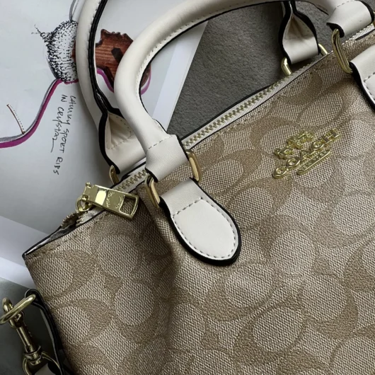 Сумка Coach Georgia Satchel Bag біло-бежевий