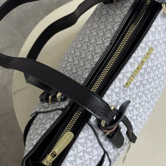 Сумка Michael Kors Charlotte Top Zip Tote Shoulder Bag білий