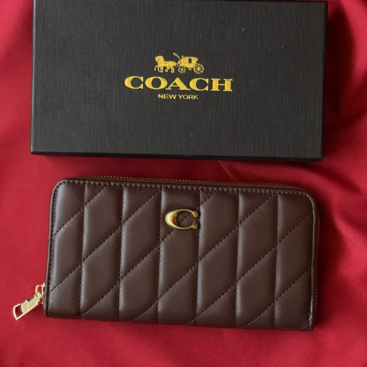 Гаманець Coach Quilted Leather Zip Around Long Wallet шоколадний