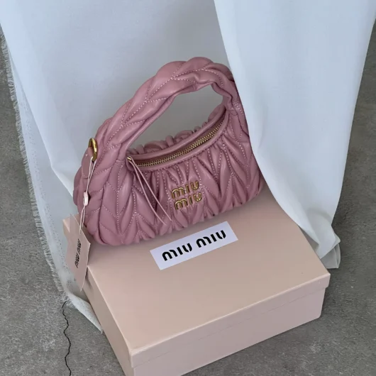 Сумка Miu Miu Wander Matelassé Nappa Leather пудрово-рожевий