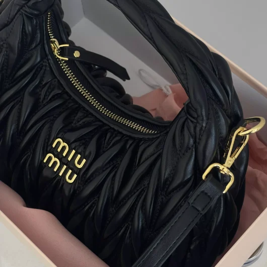 Сумка Miu Miu Wander Matelassé Nappa Leather Hobo Bag чорний